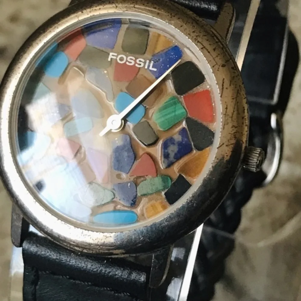 RARE 1992 LARGE CLAY FACE STAIN GLASS FOSSIL SC-5501(000601) WATCH